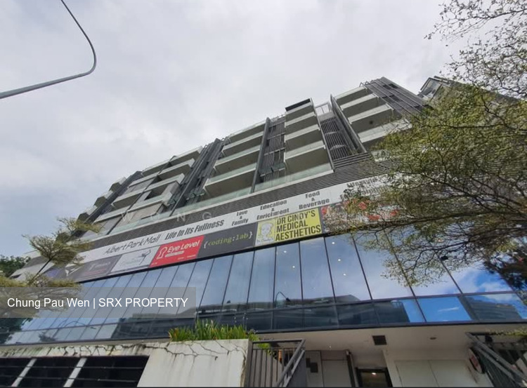 Kap (D21), Retail #570033721